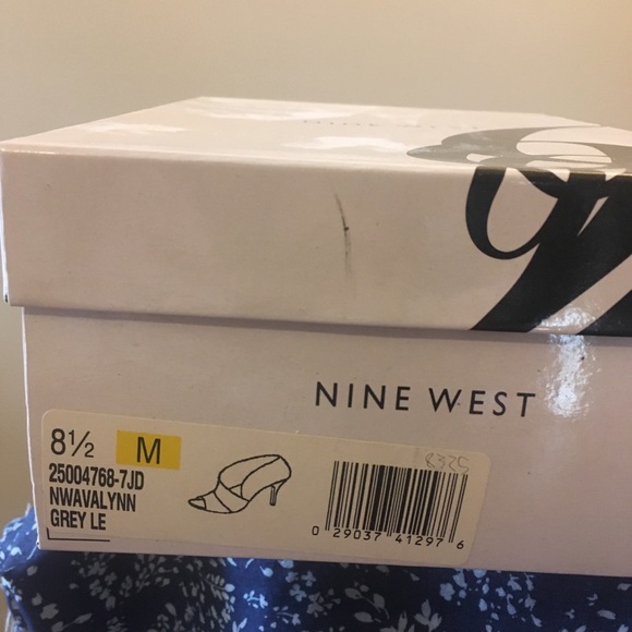 NWT (never worn) Nine West peep-toe heels - Picture 2 of 3
